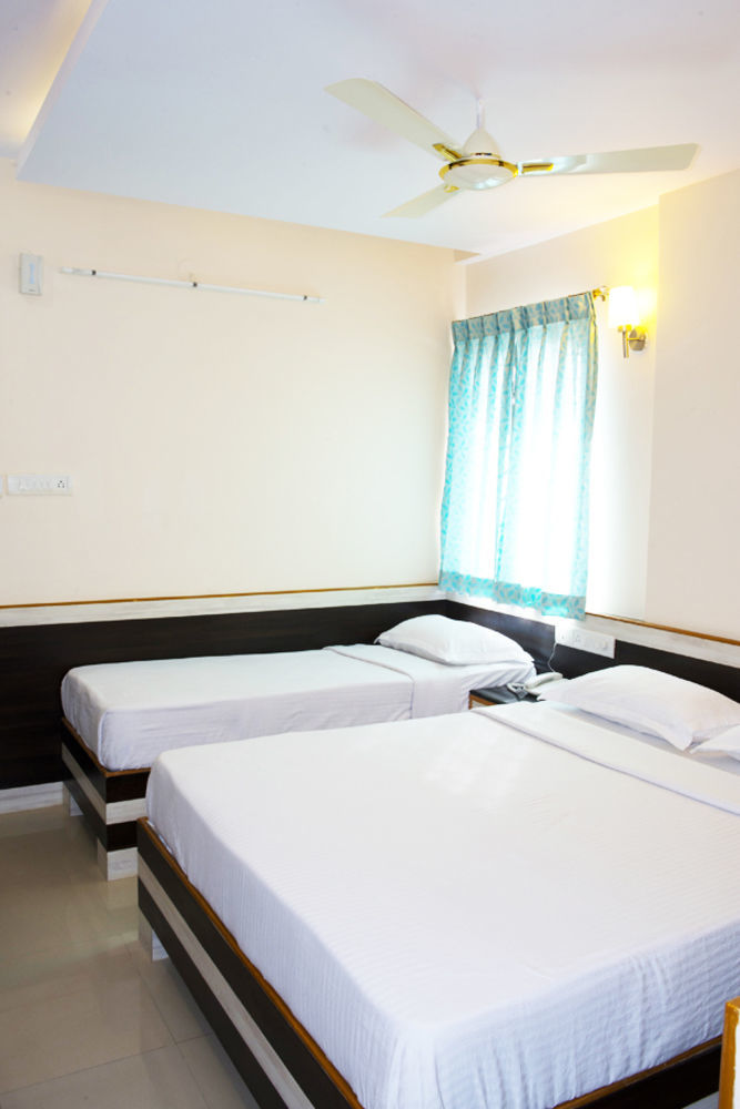 העיר בנגלור Fabhotel Sairam Residency מראה חיצוני תמונה