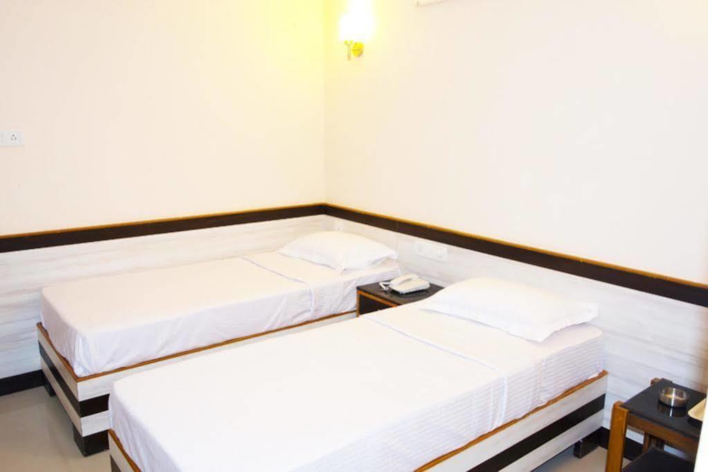 העיר בנגלור Fabhotel Sairam Residency מראה חיצוני תמונה