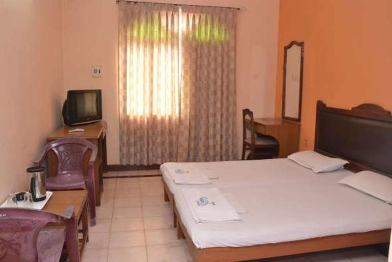 העיר בנגלור Fabhotel Sairam Residency מראה חיצוני תמונה